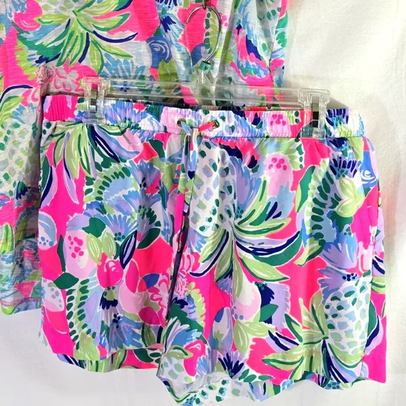 Lilly Pulitzer Vibrant Floral Athletic Shorts - Picture 2 of 8